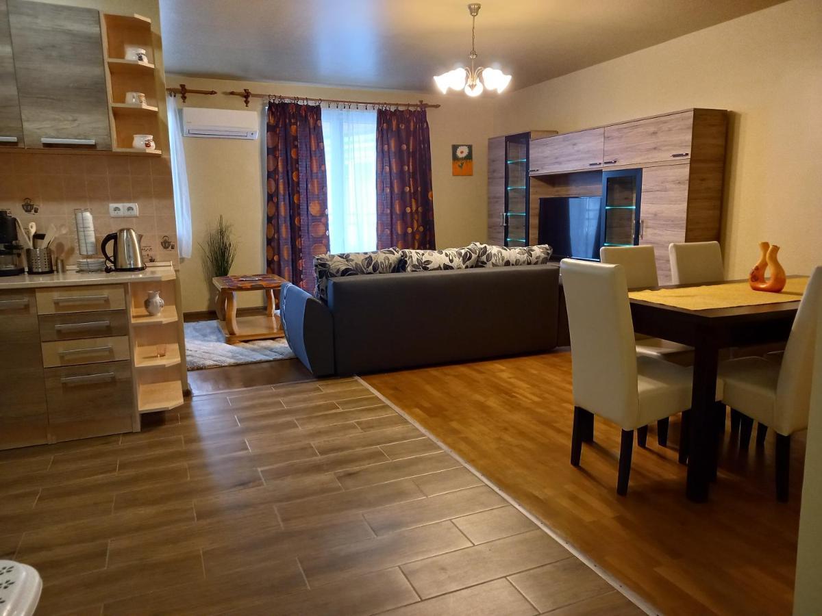 Thermal Apartman Hajduszoboszlo Luaran gambar