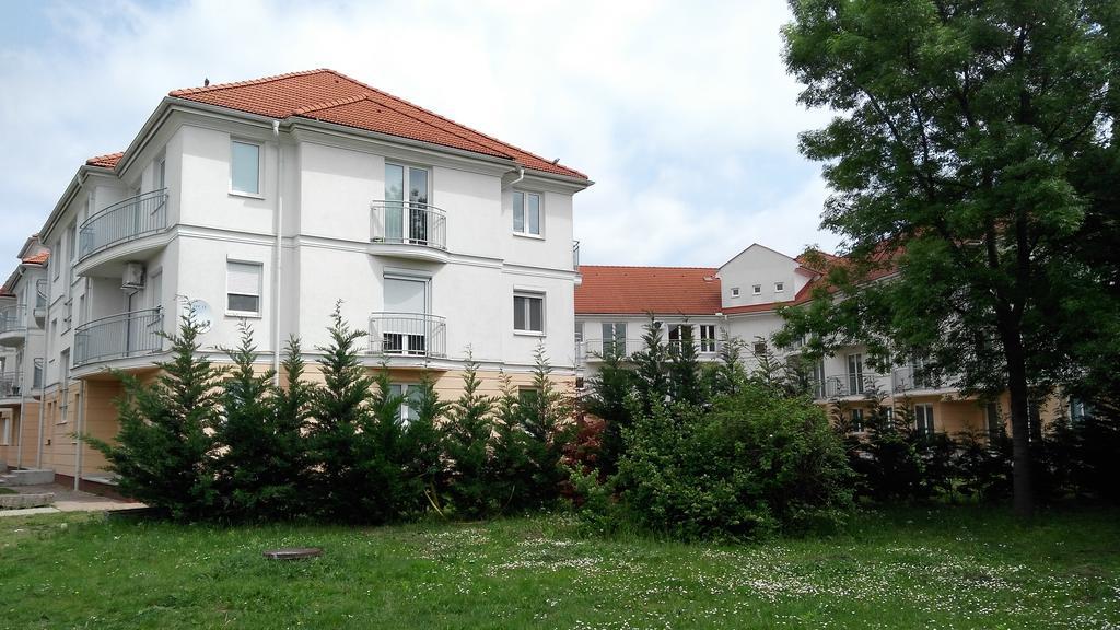 Thermal Apartman Hajduszoboszlo Luaran gambar